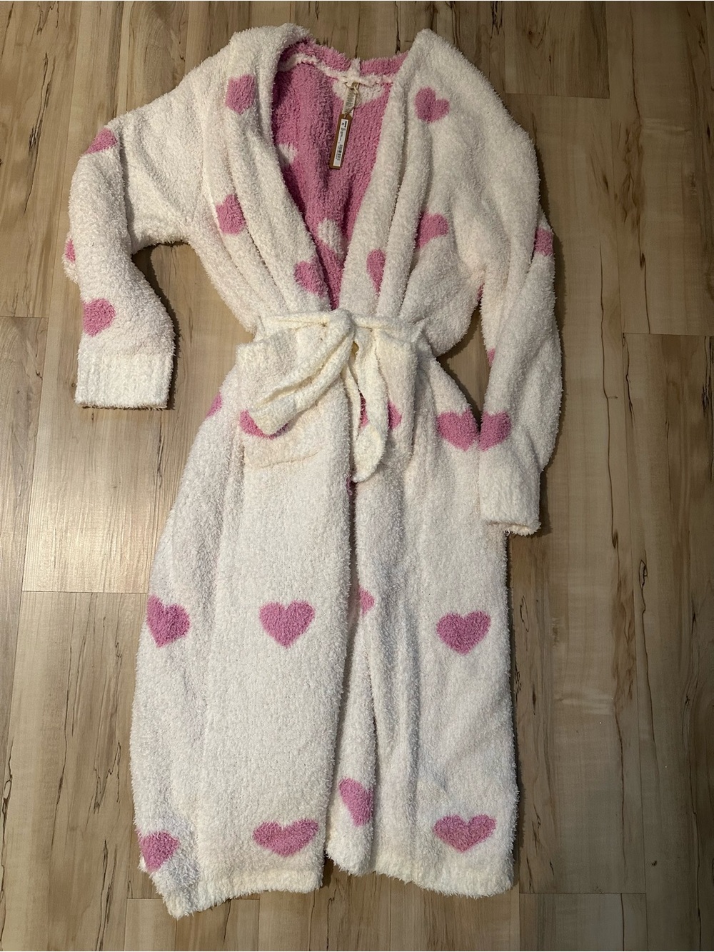 SKIMS White Plush Robe with Pink Heart Print Rare and SO CUTE! NWT